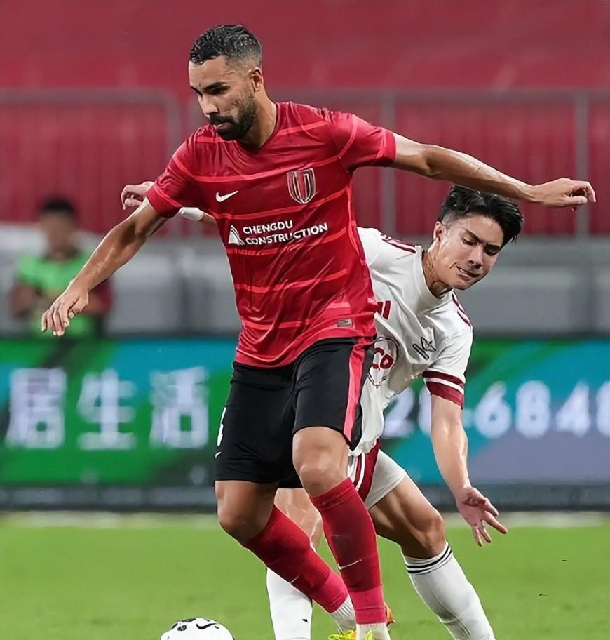 C7娱乐-视频回放：亚冠赛场上球员突破尽显过人之处